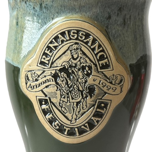 Cerveza de colección 1999 Arizona Renaissance Festival 8" de alto Stein Forest cerámica verde - Imagen 4 de 10
