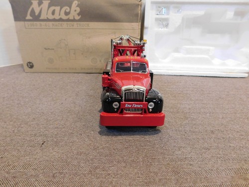 First Gear Tow Times 1960 B-61 Mack Tow Truck - Picture 3 of 11
