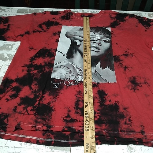 Lisa “Left Eye” Lopes (TLC) - Camiseta roja teñida con corbata - Camiseta de música talla XL  - Imagen 3 de 6