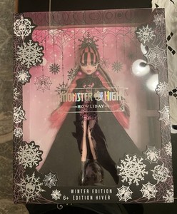 Mattel Monster High Howliday Winter Edition Draculaura Doll HKX67 