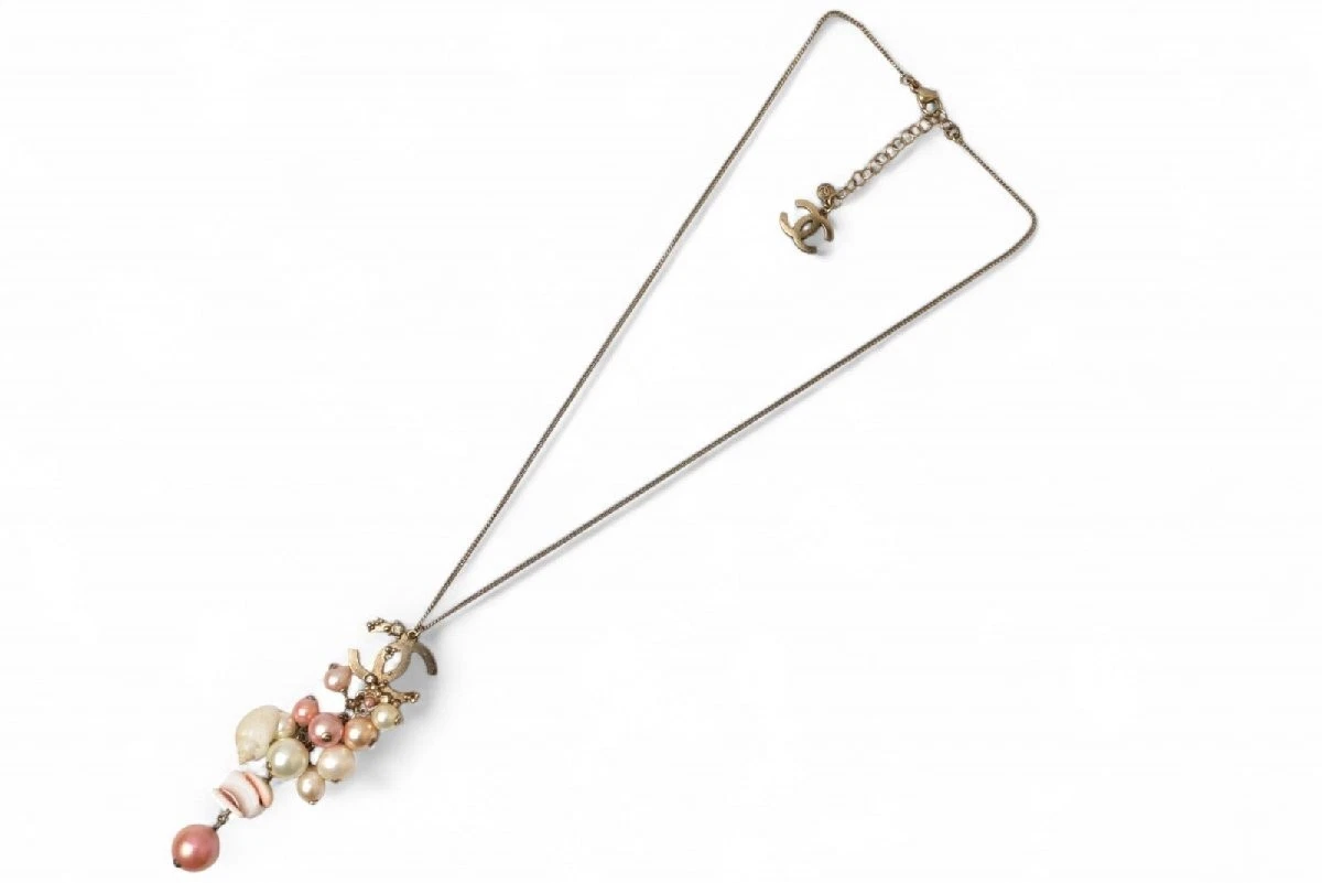 Collana Pendente Lungo Chanel Coco CC Perla Conchiglia Motivo Oro Antico Rosa 07