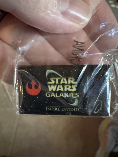 Prendedor dividido Imperio Star Wars Galaxies NUEVO - Imagen 1 de 3
