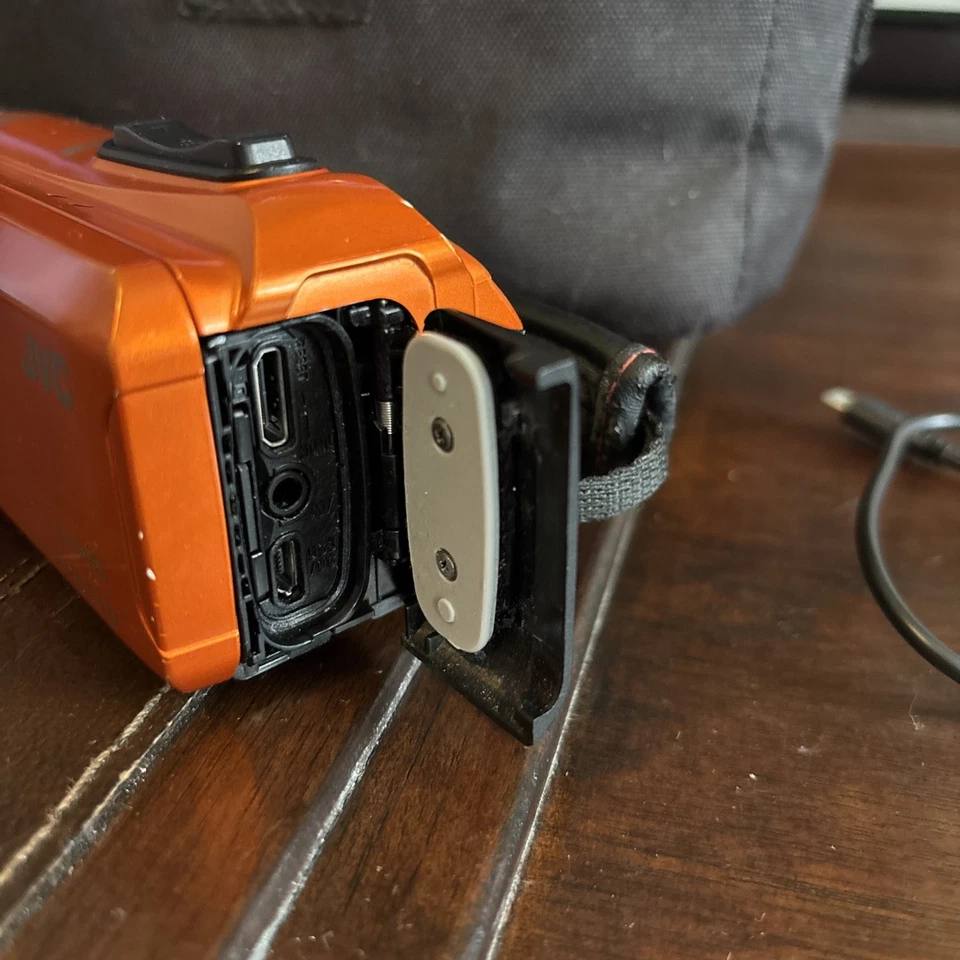 JVC Everio Quad Proof HD Camcorder with 60x Optical Zoom (Orange) - Image 4 of 4