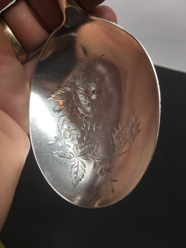 A. STOWELL STERLINGSILBER LÖFFEL ANTIK GEPUNZT GROSS SERVIEREN - Bild 4 von 8
