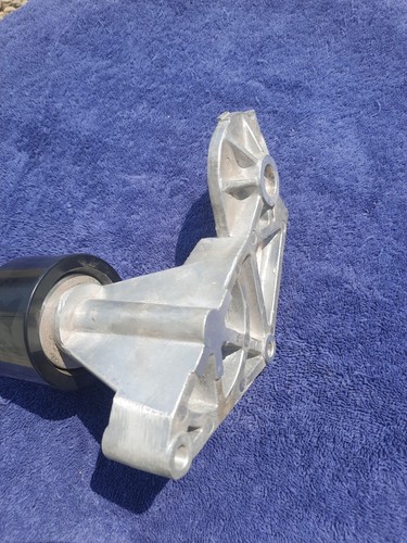 1943947 Belt Tensioner Bracket Free Shipping - Picture 3 of 6