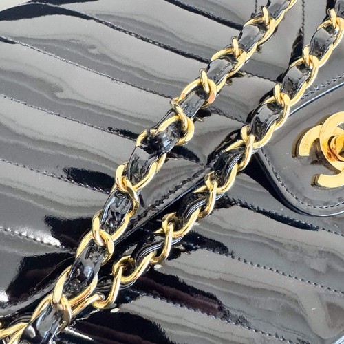 CHANEL Schultertasche Chevron Vernish Leder Kettenriemen - Bild 9 von 20