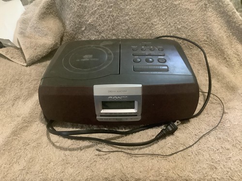 SONY Dream Mach. AM/FM/CD/Clock Radio w Alarm Model ICF-CD821 Thailand Aug 2000
