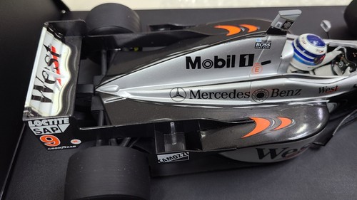 1/18 Minichamps West McLaren Mercedes MP4/12 Mika Hakkinen - Picture 7 of 10