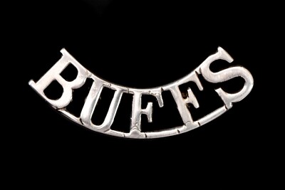 Buffs Schultertitel weiß Metall 