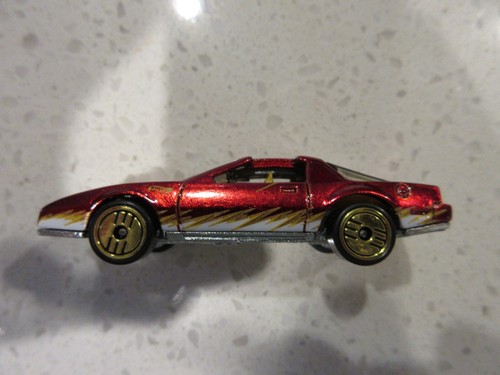 Hot Wheels Ultra Hots 2010 anni 80 Pontiac Firebird Red 1:64 DIECAST auto da corsa giocattolo - Foto 6 di 6