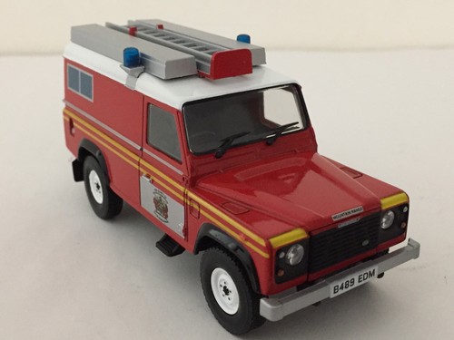 Corgi CC07704 Defender 110 Station Wagon "Mountain Range" South Glamorgan FS NIB - Picture 1 of 9
