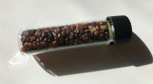 1 Glass 2 Dram Vile Natural Genuine Australian Zircon/Garnets Tumbled 115 CT. - Picture 4 of 6