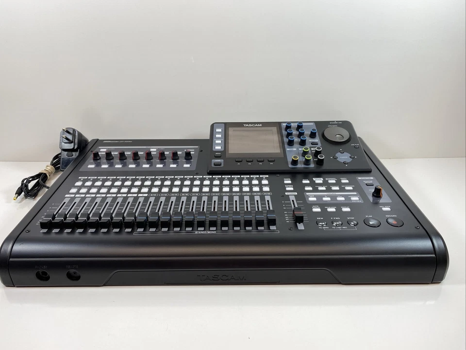 Tascam DP-32SD 32-Track Digital Portastudio Super Nice Used Condition! - Image 2 of 4