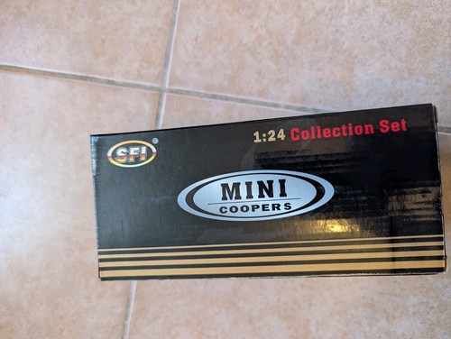  Mini Coopers SFI 1:24 scale die-cast model Red - Bild 4 von 4