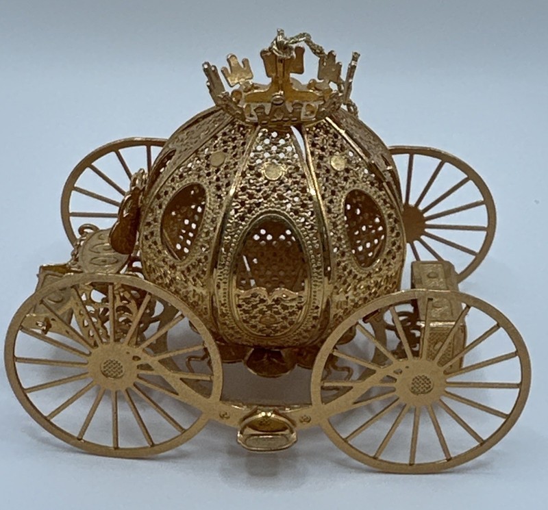 Cinderella’s Carriage Ornament 1995 Danbury Mint Fantasy Coach