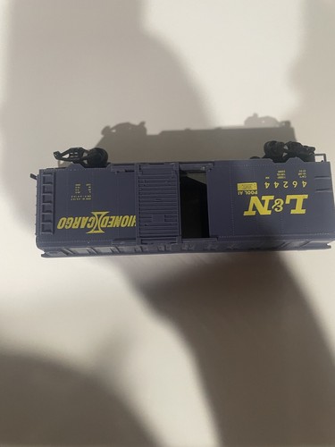 LIFE-LIKE S/D Pool BOXCAR ~ LOUISVILLE & NASHVILLE ~ Rd# 46244 - HO* PARTS CAR * - Picture 2 of 6