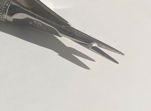 Storz E3790 Castroviejo needle holder, 5 3/8'' round handle, with lock Warranty - Bild 2 von 3