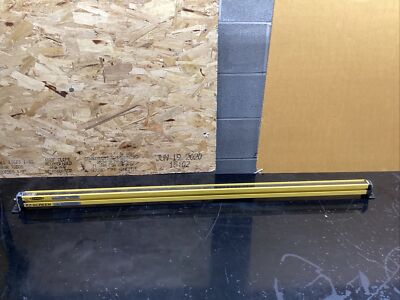 BANNER ENGINEERING SLSVAR30-1200Q8 EZ-SCREEN LIGHT CURTAIN EMITTER 705H66FML
