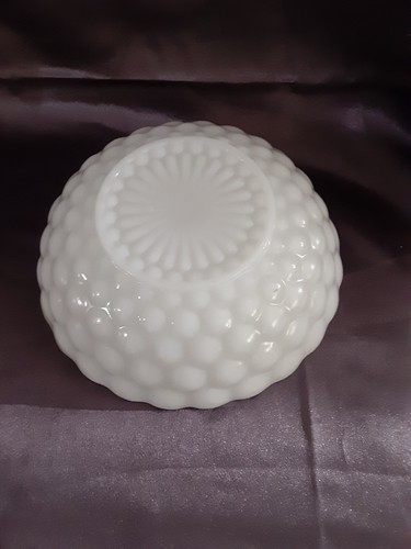 Vintage Anchor Hocking White Milk Glass Bubble Vegetable Serving Bowl 8” - Picture 4 of 4