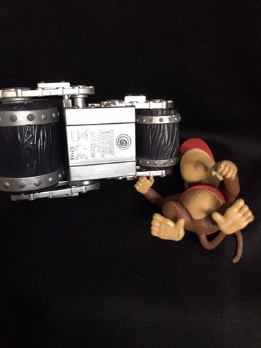 Diddy Kong Action Figure and Car - Picture 4 of 4