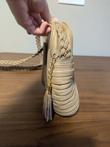 Brio! Beige Leather Handbag Purse Vintage 80s Pleated Side Pocket Braided Strap - Picture 4 of 7