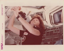 STS-51A Discovery Anna Lee Fisher In Orbit 1984 - Original NASA Photo