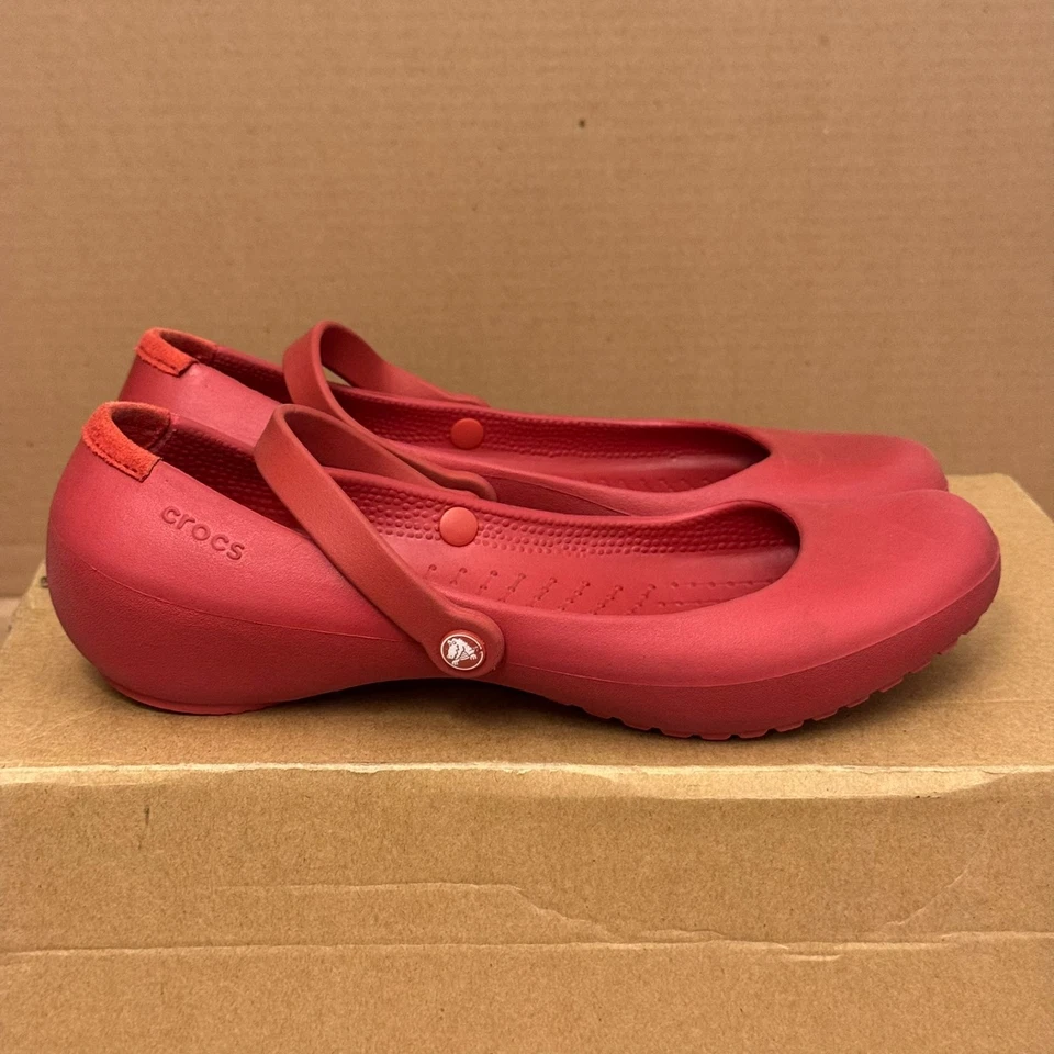 Женские красные удобные туфли на плоской подошве Crocs модель Mary Jane W9 — бывшие в употреблении - Изображение 3 из 4