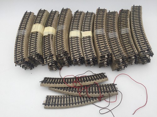 Märklin H0 M-Gleis - 100 x Bogengleis 5100 + 3 Anschlussgleise