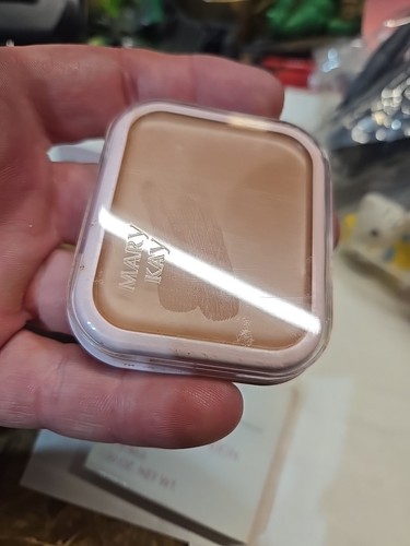 Mary Kay DAY RADIANCE Cream Foundation ROSE BEIGE .50 oz 0094 Read - Picture 4 of 11