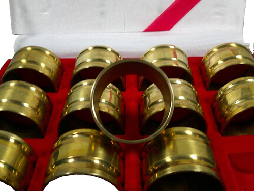 12 Vintage Brass Napkin Rings in original box from the 1960's - Bild 3 von 7