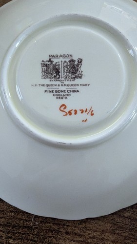 Vtg Paragon Fine China  Yellow W/Cabbage Rose teacup & saucer By Appointment To - Picture 7 of 7