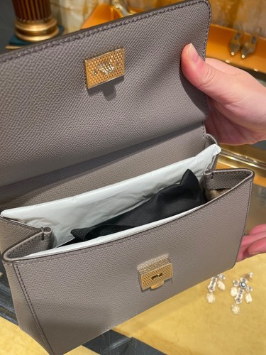 Genuine, Designer DOLCE & GABBANA Sicily Bag - unused, still in sealed box - Picture 3 of 10
