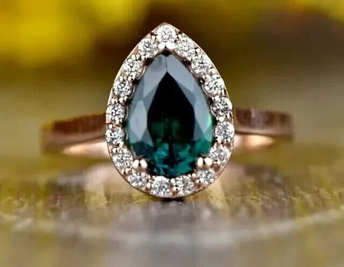 Anillo para mujer con halo de esmeralda verde simulado corte pera de 3 quilates enchapado en oro amarillo de 14 k - Imagen 3 de 5