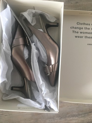 NEW Anne Klein Flex Pewter Metallic Heel Buckle Shoes Closed Toe Sandal Size 5.5 - Picture 10 of 11
