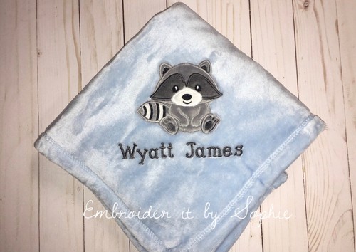 Personalisierte süße Waschbär Babydecke mit Monogramm Kinderzimmer Babyparty Geschenk - Bild 1 von 3