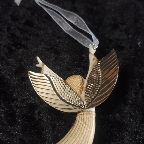 Hallmark Keepsake Ornament 2011 Joyful Angel Handcrafted New Christmas Yellow E - Picture 3 of 7