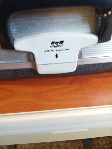 Vintage  Smith Corona Galaxie Typewriter Case, Cover Beige ,Tested  - Foto 11 di 13