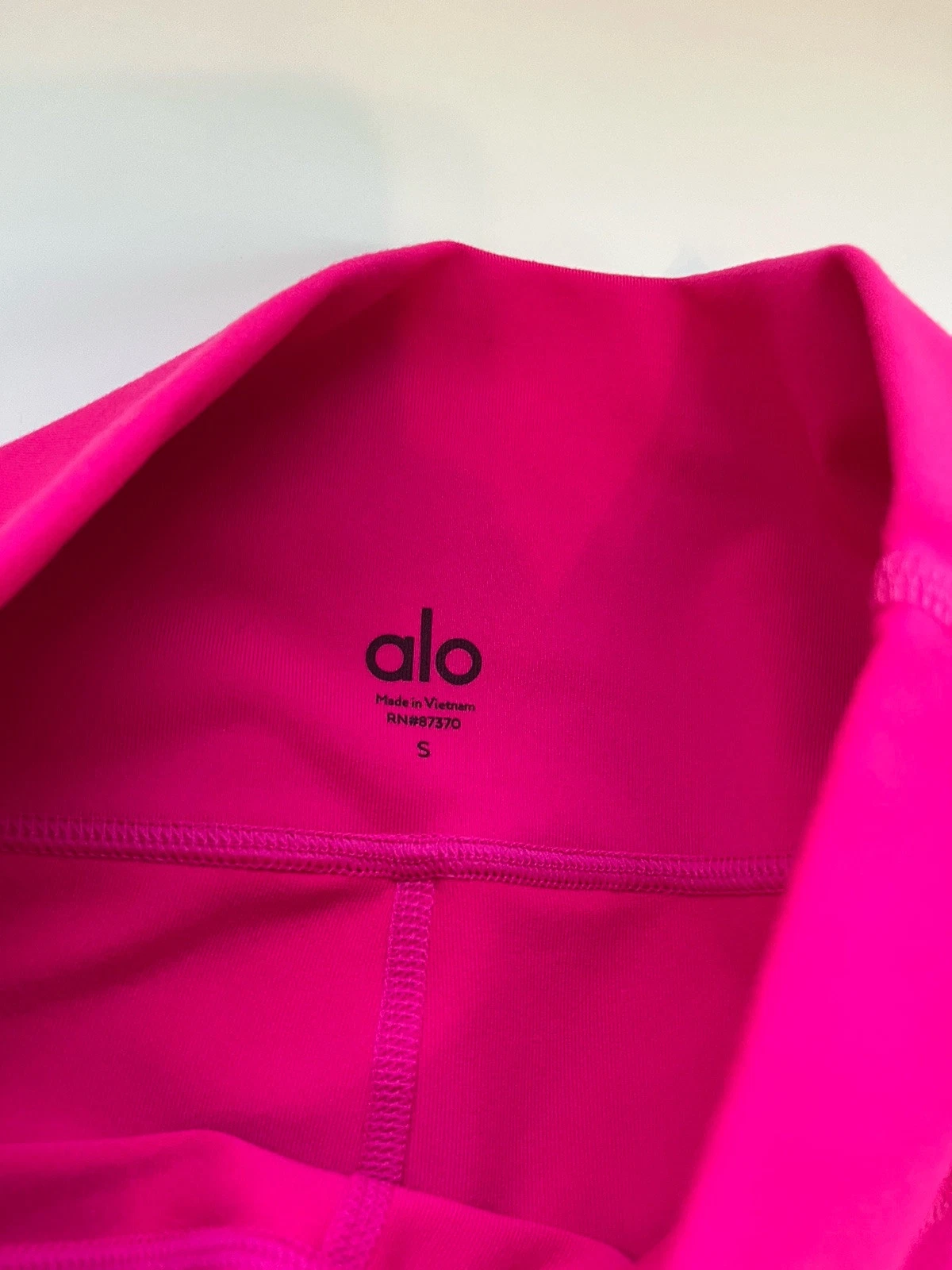 alo-yoga elastic high waist athletic biker shorts