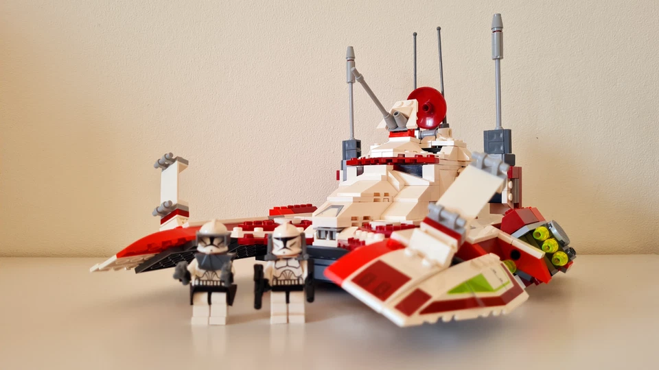 LEGO Star Wars 7679 Republic Fighter Tank, photo 2 sur 5