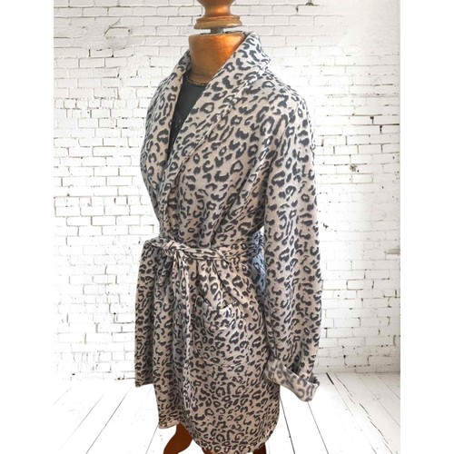 Victoria's Secret Plush Leopard Print Dark Light Gray Robe w/Belt Size M Pockets - Picture 2 of 5