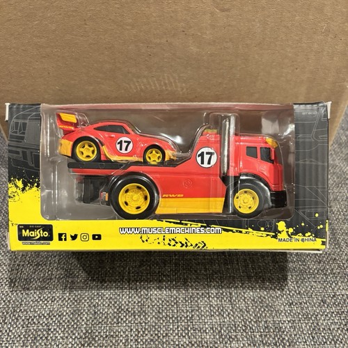 JDM FLATBED TRUCK #17 & PORSCHE RWB 911 993 #17 1/64 BY MUSCLE MACHINES 11543
