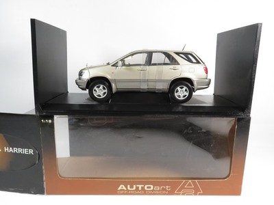 1:18 Autoart 70036 Toyota Harrier RHD 