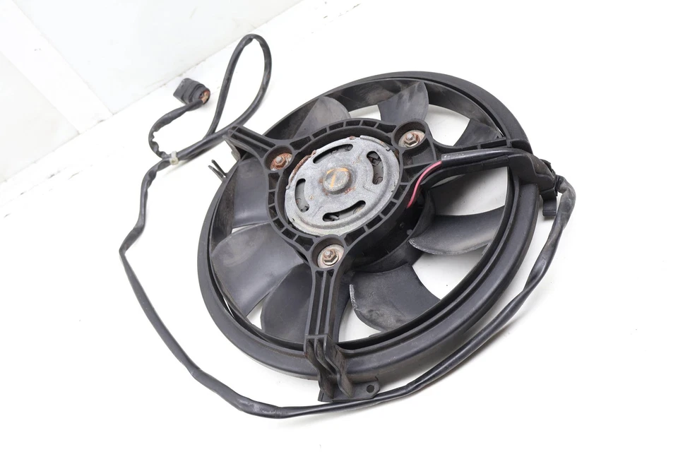 AUDI A4 QUATTRO 1999-2001 - Ventilador de refrigeración eléctrico delantero 4B3959457 Foto 2 de 4