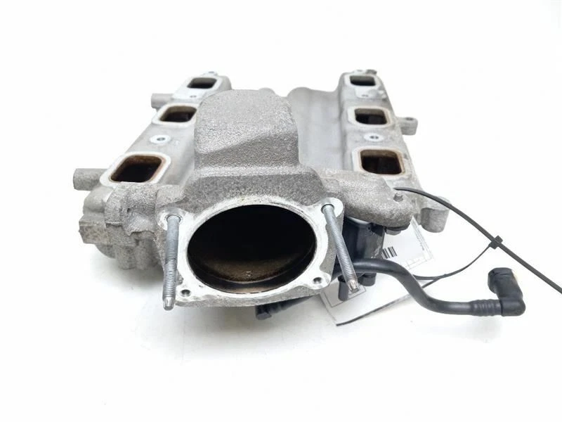 Chevrolet Impala 2009-2011 colector de admisión Foto 4 de 4