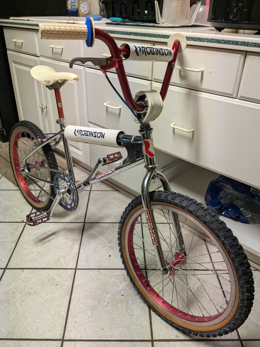 ケビン・ロビンソン サイン入りBMX写真 コンテストの賞 ケビン・ロビンソン サイン入りBMX写真 コンテストの賞 Kevin