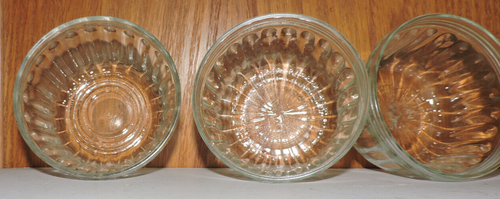 Vintage Posten von 10 Glas Marmeladenschalen - verschiedene Designs - die meisten passen - Bild 2 von 7