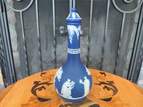 Wedgwood Dark Blue Dip Jasperware Barber Bottle 1014 Muses (c.1890s) - Picture 5 of 10
