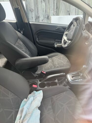 2013 Ford Fiesta SE - Picture 6 of 11