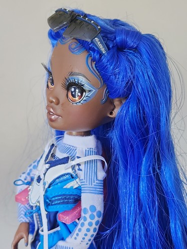 Rainbow High Coco Vanderbalt Blue Doll - 第 10/12 張圖片