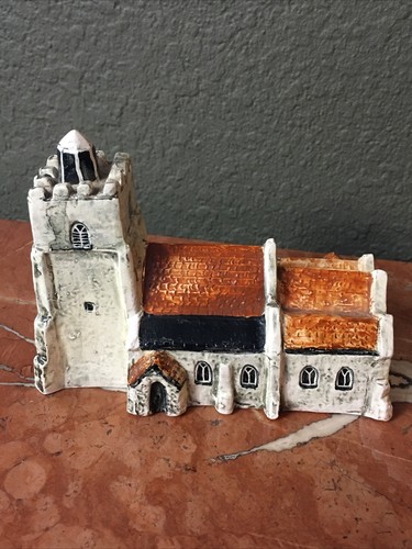 The Wivenhoe Ceramic Pottery Collection St Mary's Church - 第 3/6 張圖片